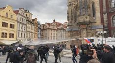 Nebyli policisté při protestu v Praze moc tvrdí? Inspekce má jasno