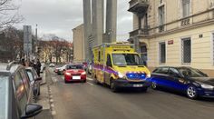 Dvě nehody během jedné hodiny. Auta v Praze srazila tři chodce