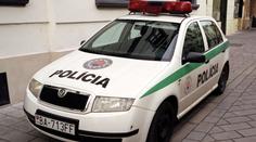 Chlapec ve třídě pořezal spolužačku nožem. Provokovala ho, tvrdí jeho matka