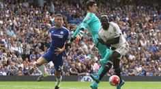 Červená a penalta? Tenhle faul Courtoise stál Chelsea body