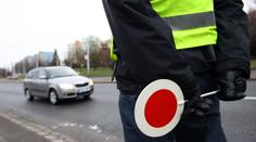 Opilý šéf dopravní policie boural a ujel