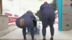 VIDEO: Bobistku zradila kombinéza. Ukázala i co nechtěla