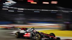 VELKÁ CENA SINGAPURU, jediný závod seriálu F1, který se jede za tmy
