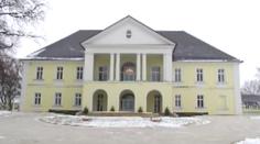 Takhle si žije Němec, který ruinuje Čechy na předváděčkách: V zámku za Prahou za miliardu!