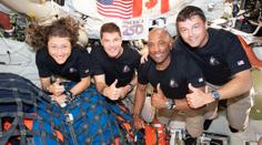 První slova po přistání. Astronauti z mise Artemis II popsali své dojmy