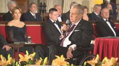 Zeman požaduje zvýšení daní. Vláda to odmítá, zvažuje naopak více úlev