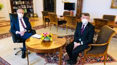Překvapivá schůzka! Babiš nečekaně vyrazil za Zemanem na Hrad