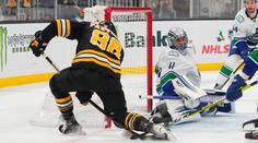 Pastrňák rozhodl o výhře Bostonu. Washington zaskočil Carolinu