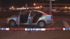 Muž se snažil utéct z policejního auta, zemřel. Policisty teď soudí