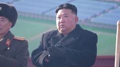 Kim Čong-un zahájil výstavbu nových domů. Ceremoniál odstartoval explozí