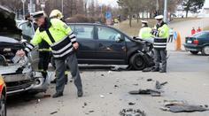 ČTYŘI ZRANĚNÍ při srážce DVOU AUT! Na pomoc jim letěl VRTULNÍK!