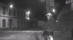 Policie naháněla opilého mladíka na babetě, nadýchal dvě promile