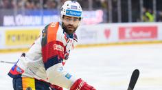 Těžká rána pro hokejové Pardubice. Nejlepší střelec má po sezóně