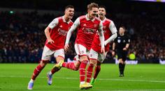 Arsenal ovládl severolondýnské derby a ligu vede o osm bodů. Vyhrála i Chelsea