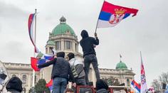 Masivní protesty v Srbsku: Do ulic vyšly statisíce lidí. Měla být použita akustická zbraň