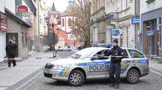 Podezřelý kufr uzavřel Pařížskou ulici v Praze, nic v něm nebylo