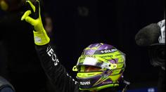 Okradený Hamilton? Fanoušci zuří, sám Brit je spokojený