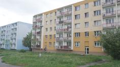 Přibývá neplatičů nájmu. Některým Čechům už na bydlení nezůstávají peníze