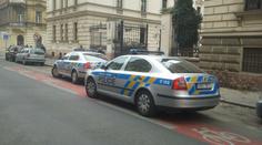U soudu s RATHEM někdo nahlásil bombu! Policie musela budovu evakuovat!