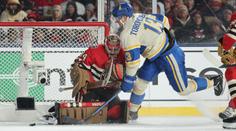 NHL: Mrázek byl u výprasku Chicaga pod širým nebem, skóroval Kämpf