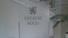 Žena trpí po operaci obřími problémy, teď se jí zastal Ústavní soud