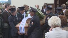 Blízcí pohřbili oběti nehody, v níž figuruje sexuolog Weiss