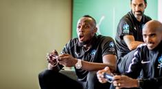 Usain Bolt nebo Robbie Williams hráli FIFU ve prospěch charity