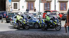 Mimořádná bezpečnostní akce: Pražská policie vypátrala 14 podezřelých lidí
