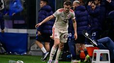 Hráči Bayernu vytekly nervy. Strčil do podavače míčů, ten spadl ze židle