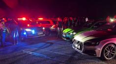 V Praze si dali sraz majitelé vytuněných vozů. Policie rozdala pokuty za statisíce