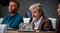 Respekt k legendě. Prezident Pavel dorazil na Messnerovu rozlučku