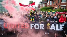 Nenávist vůči majitelům sílí. Fanoušci United protestovali v ulicích