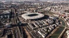 Strach v Paříži: Před stadionem, kde se hraje Euro, se ozval výbuch