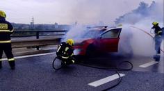 Na Pražském okruhu shořelo auto. Policie kompletně uzavřela provoz