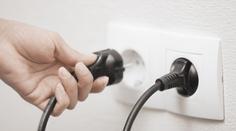 Emisní povolenky ovlivňují cenu elektřiny. Vydává se jich čím dál méně