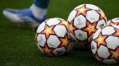 UEFA pokračuje v revolučních novinkách. Zavádí poloautomatické ofsajdy