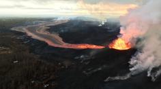 Sopka Kilauea na Havaji stále soptí, láva létá do výšky 60 metrů!