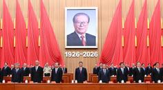 Čína oplakává mrtvého vůdce. Přitvrdíme, zní z Pekingu