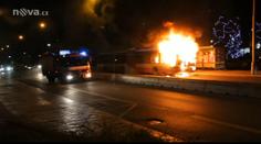 Štestí v neštěstí: Z hořícího autobusu utekly desítky dětí!