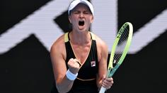 Krejčíková i Siniaková postupují ve čtyřhře. Daří se také českým mužům