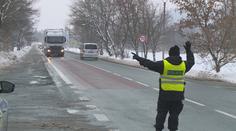 Zákaz vjezdu u hranic se Slovenskem řidiče nezastaví. Řada z nich ceduli ignoruje