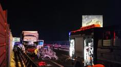 Řidič jedoucí v protisměru po dálnici D10 nepřežil srážku s kamionem