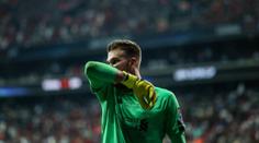 Z hrdiny padouchem: Brankář Liverpoolu se zesměšnil děsivou hrubkou