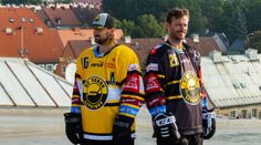 Legendy na střeše stadionu. Litvínov originálně představil nové dresy