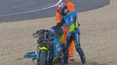 V tréninku MotoGP měl Ogura děsivý pád. Márquez kraloval i přes problémy