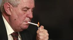 Zeman si poranil koleno a musel do nemocnice! Jak se mu to stalo?
