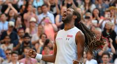 Rastaman z karavanu. To je Dustin Brown, ten který vyřadil Nadala