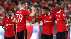 První výhra nového trenéra. United bez Ronalda přejeli Liverpool 4:0