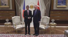 Babiš si v Turecku zajezdil na jachtě! Na obědě mu popřáli k narozeninám