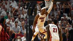 Butler dotáhl Miami 45 body k druhému vítězství. Překvapivě prohrál Phoenix